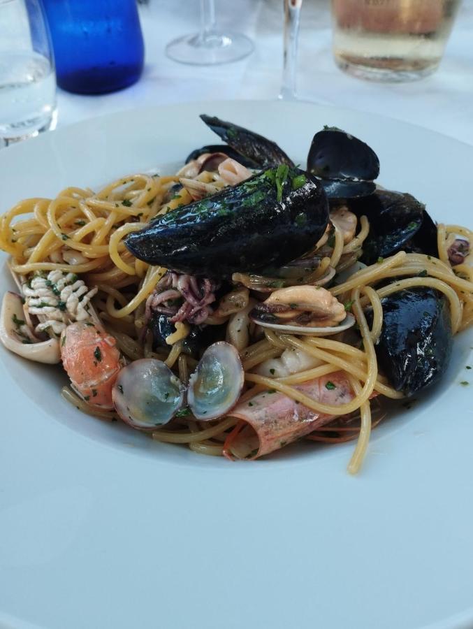 Bellerive Ristorante Albergo Manerba del Garda Exterior foto