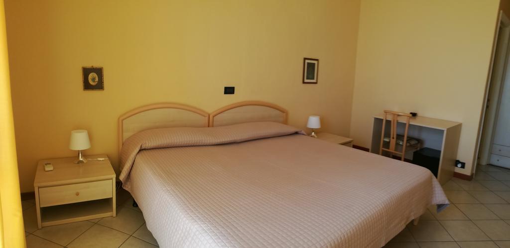 Bellerive Ristorante Albergo Manerba del Garda Exterior foto