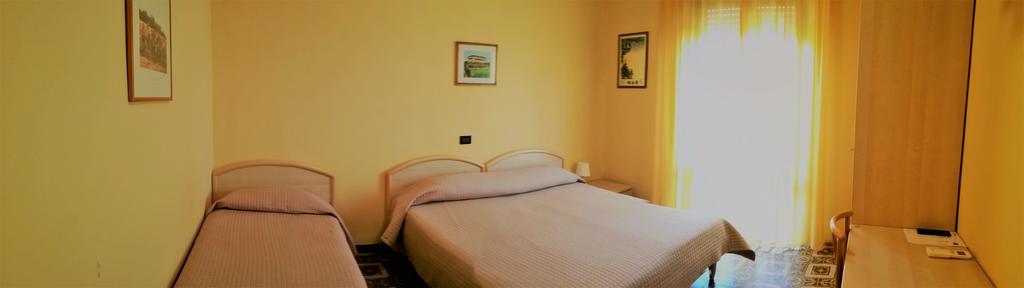 Bellerive Ristorante Albergo Manerba del Garda Exterior foto