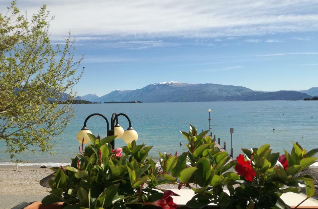 Bellerive Ristorante Albergo Manerba del Garda Exterior foto